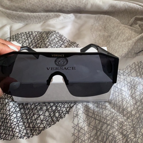 Versace sunglasses main image 4